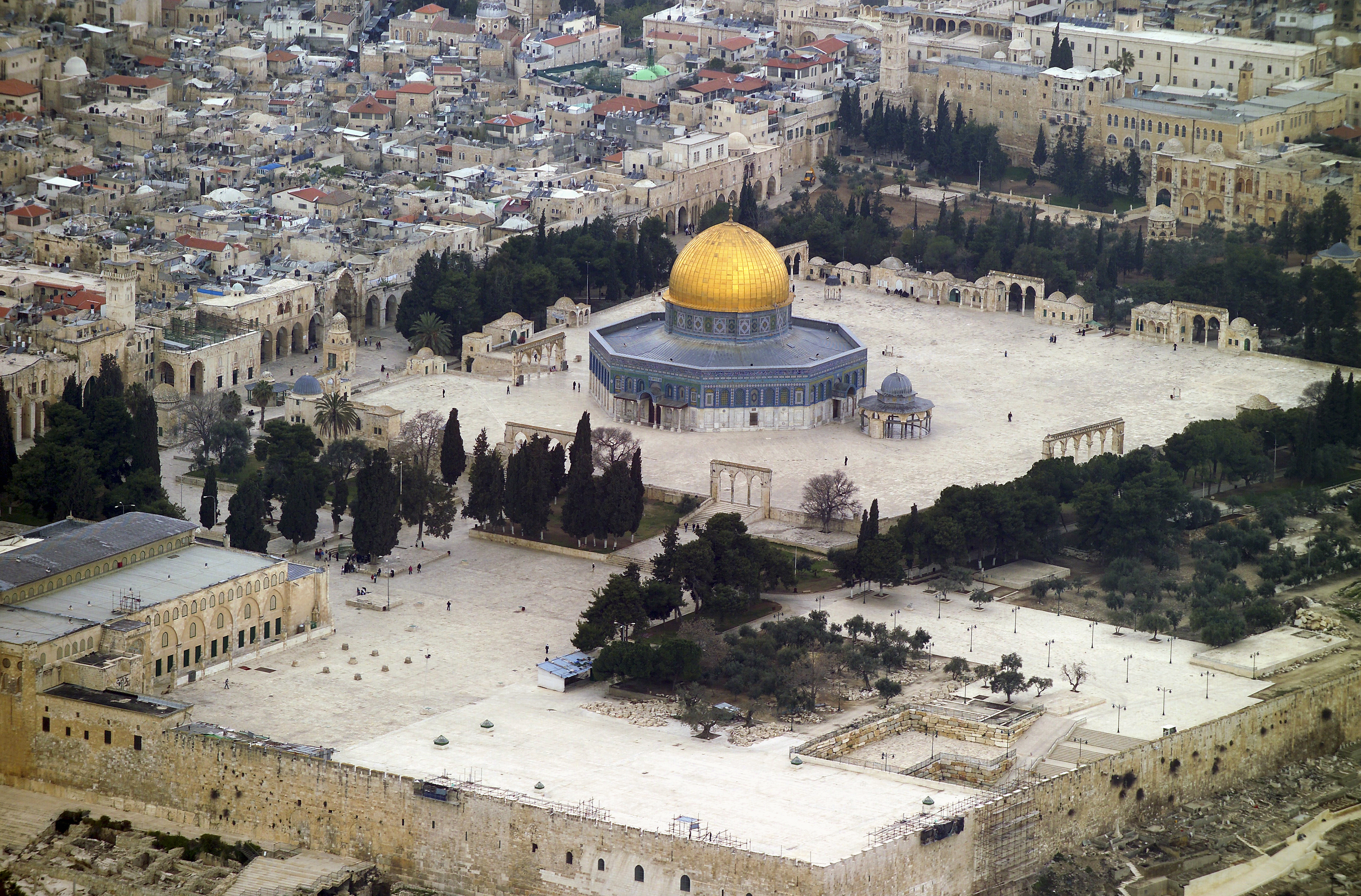 Aerial views of the Temple Mount and parts of the Old City of Jerusalem (2007)

https://en.wikipedia.org/wiki/Al-Aqsa#/media/File:Temple_Mount_(Aerial_view,_2007)_05.jpg